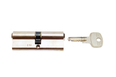 The Pros and Cons of Traditional Locks